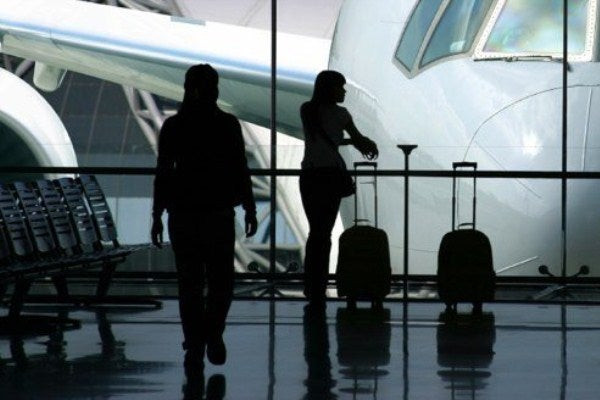 Όπου φύγει…! Έτοιμο να μεταναστεύσει για να βρει δουλειά το 50% των Ελλήνων